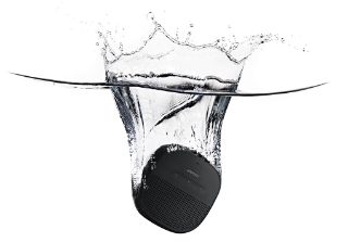 水下的 SoundLink Micro 蓝牙扬声器