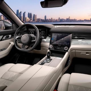 领克09集合BOSE领先的音频技术和主动声音管理技术，营造 360 度均衡聆听体验