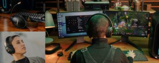 QuietComfort 35 II 游戏耳机拼贴画，一位女士在室外戴着游戏耳机以及一位玩家在进行在线游戏时戴着耳机