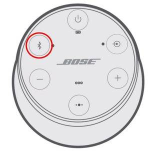 Revolve 扬声器顶部的蓝牙按钮