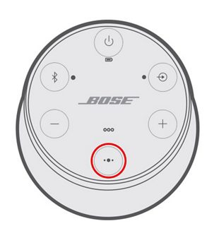 高亮多功能按钮的 Revolve 扬声器顶部