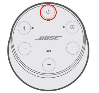 高亮电源按钮的 Revolve 扬声器顶部