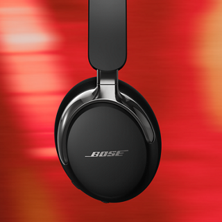 Bose QuietComfort 消噪耳机 Ultra II 侧视图。